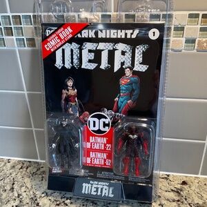 DC Comics - Dark Nights Metal - Batman Comic Book and Action Figures